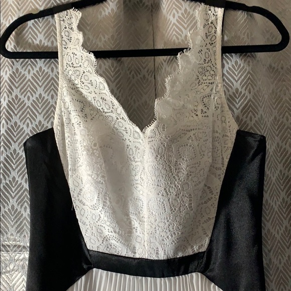 Dress - Picture 2 of 8